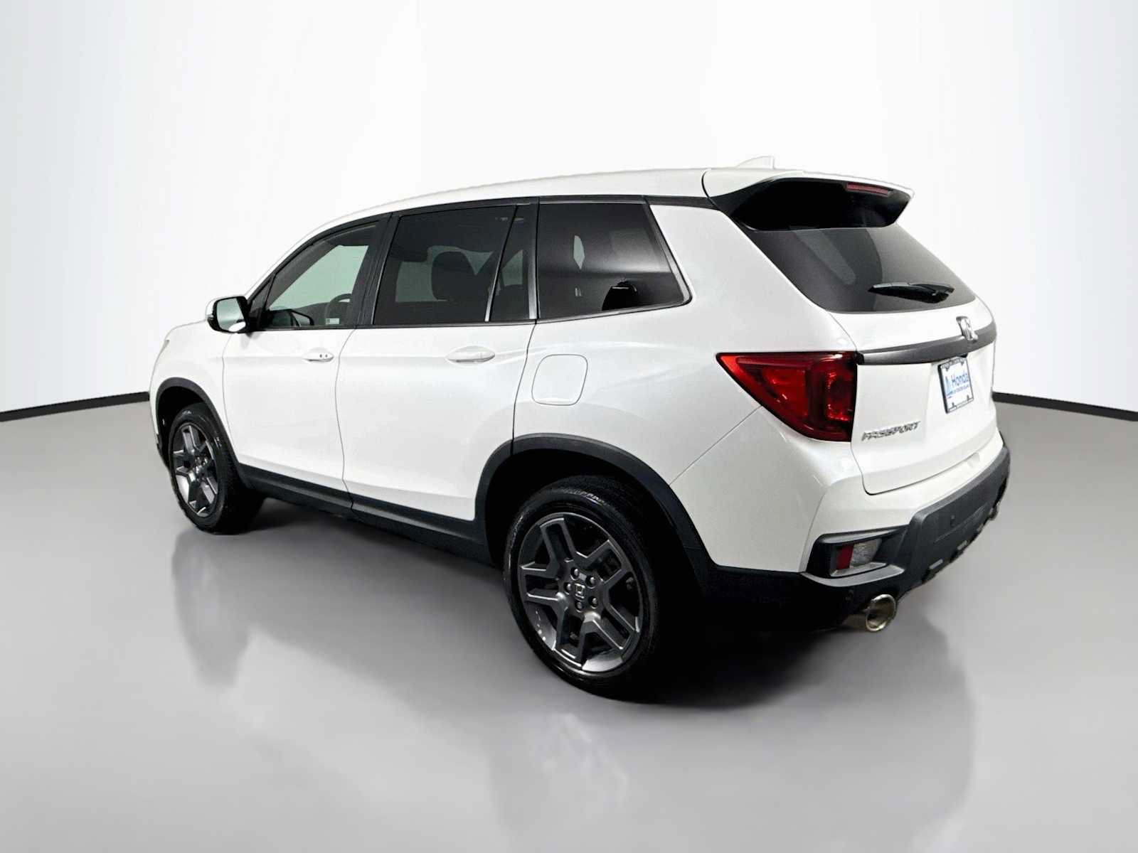 Used 2023 Honda Passport EX-L image 5