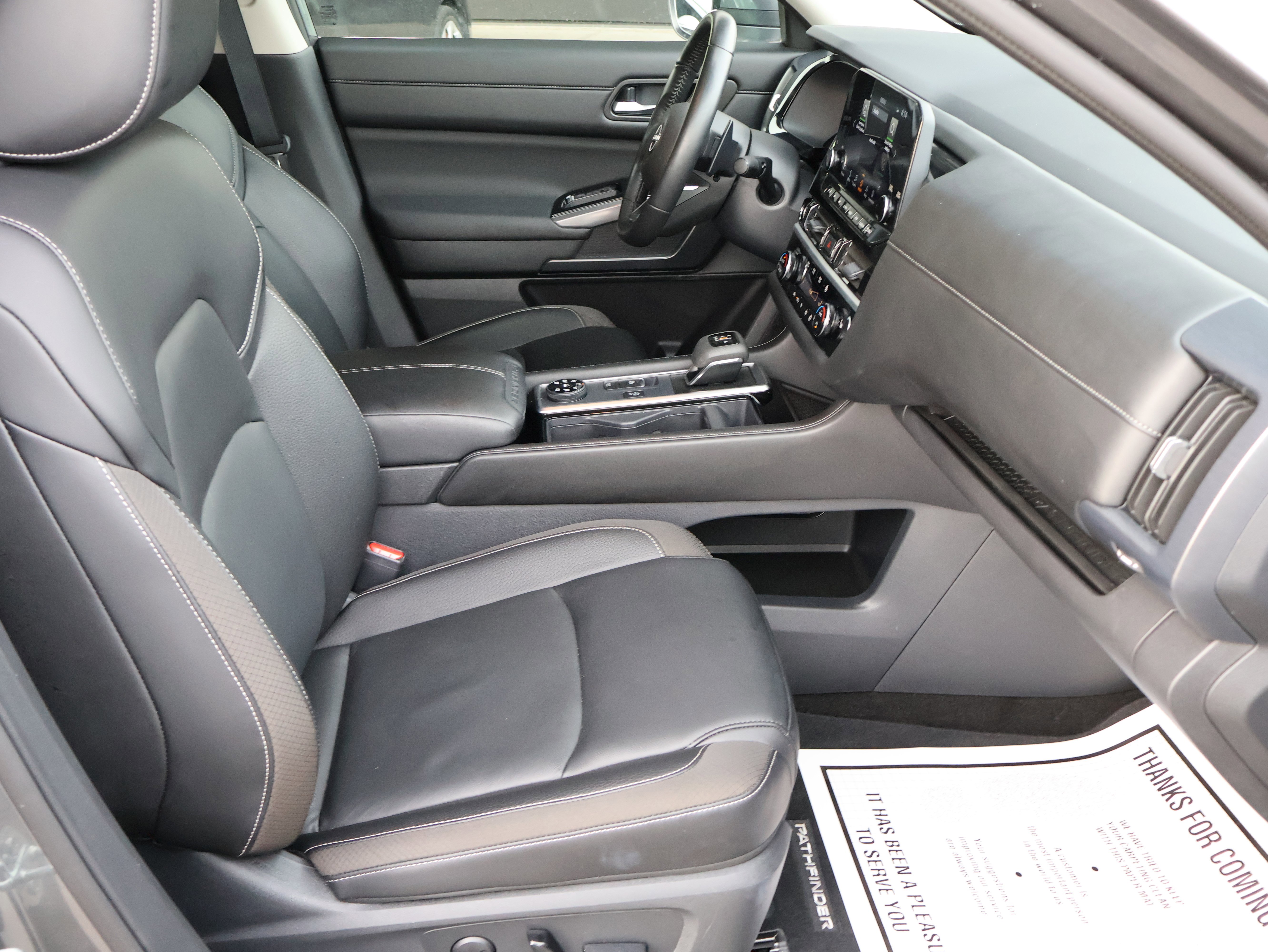 Used 2024 Nissan Pathfinder SL image 12