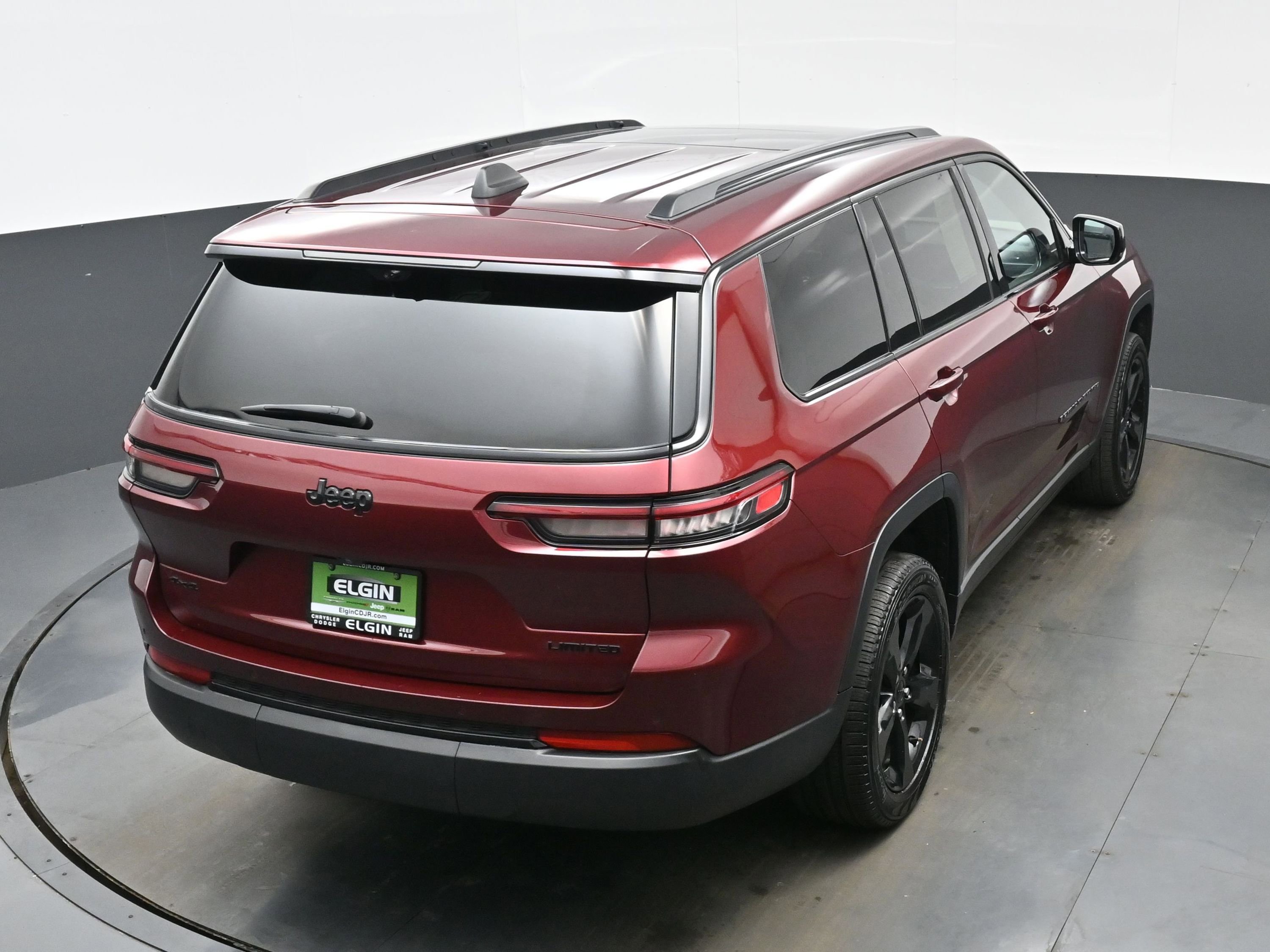 Used 2025 Jeep Grand Cherokee L Limited w/ Luxury Tech Group II image 38