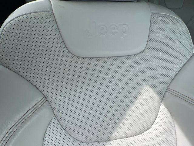 Used 2019 Jeep Cherokee Limited AWD/4WD image 39