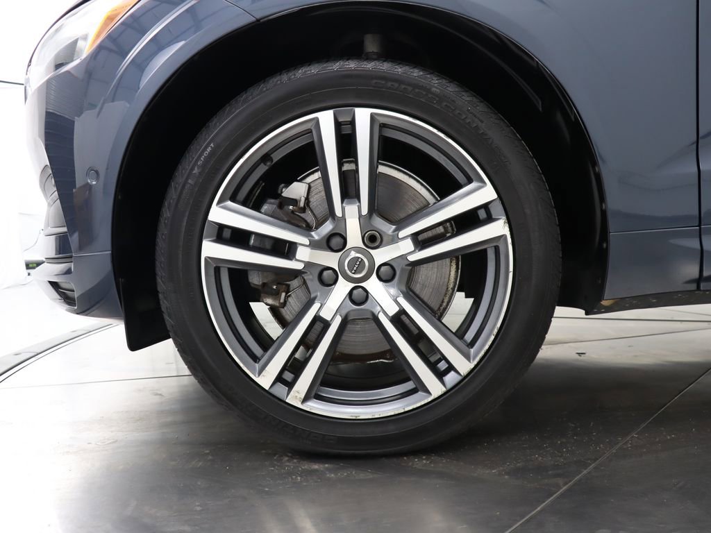 Used 2018 Volvo XC60 T6 Momentum w/ Vision Package image 40