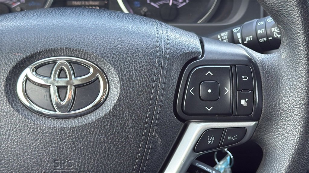 Used 2019 Toyota Highlander Plus image 23