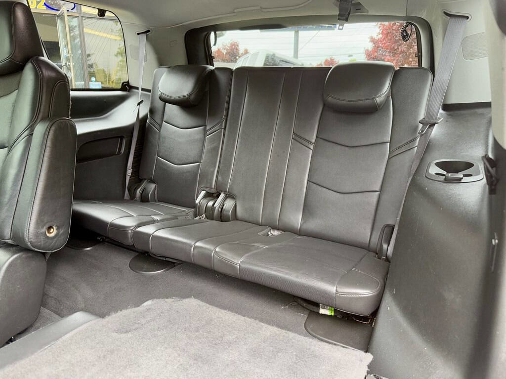 Used 2016 Cadillac Escalade Luxury image 12