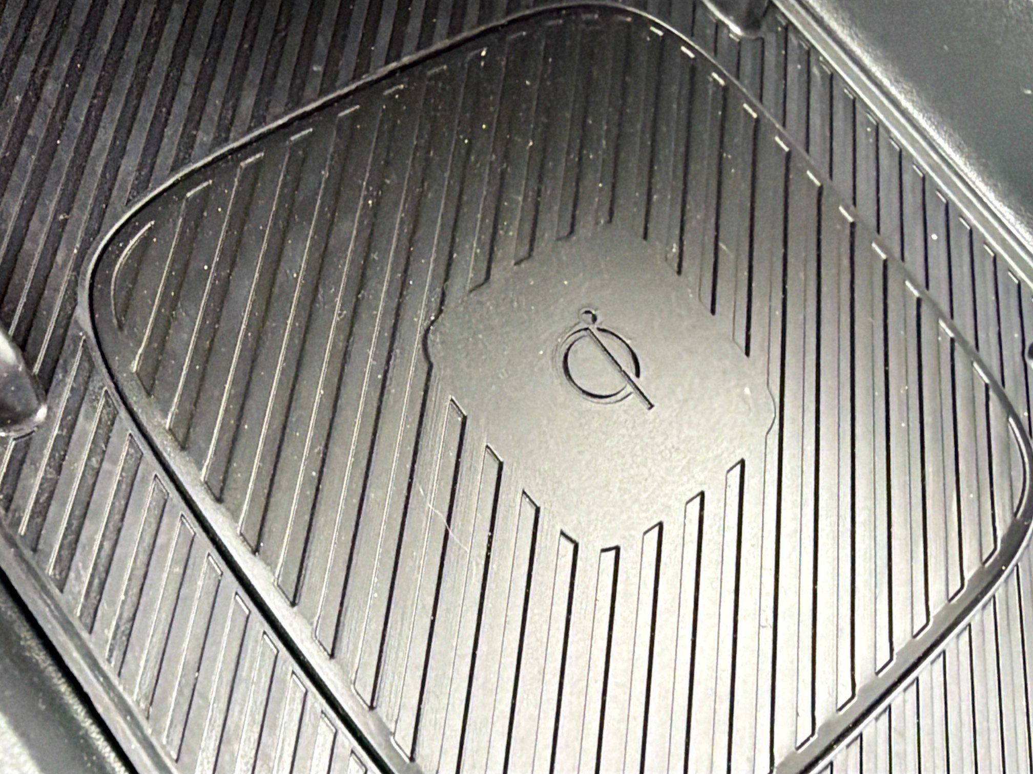 Used 2025 Kia Carnival EX image 31