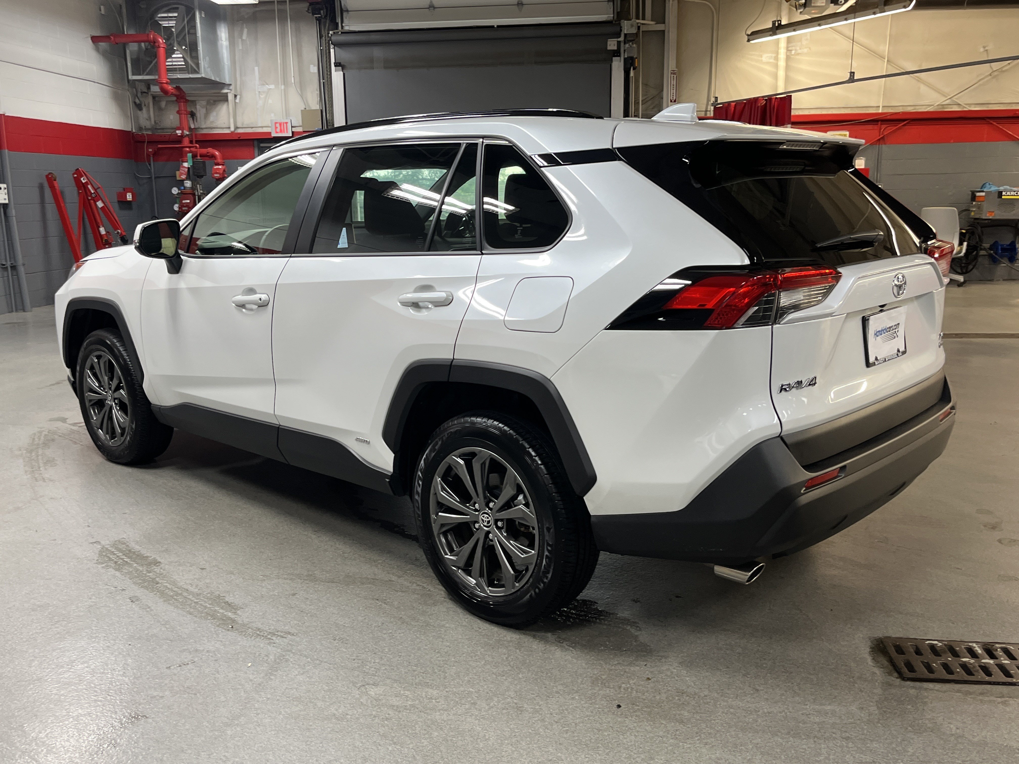Certified 2025 Toyota RAV4 XLE Premium AWD/4WD image 8