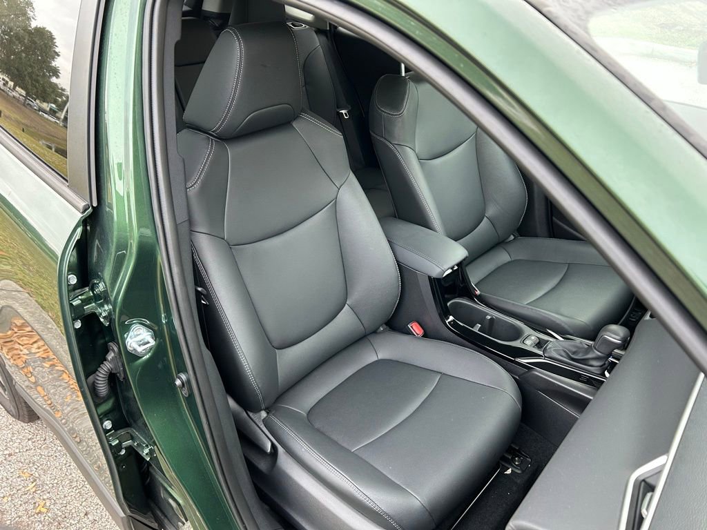Used 2025 Toyota Corolla Cross XLE image 15