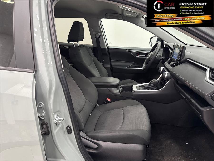 Used 2022 Toyota RAV4 XLE image 51