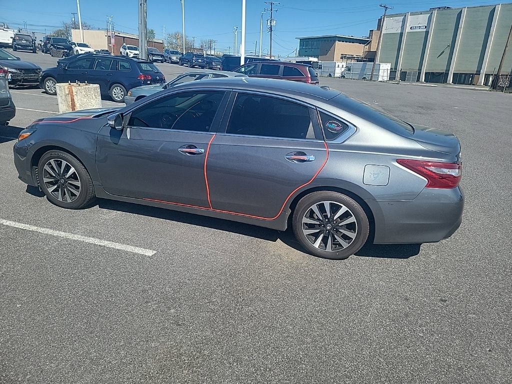 Used 2018 Nissan Altima 2.5 SL w/ 2.5 SL Technology Package FWD image 6