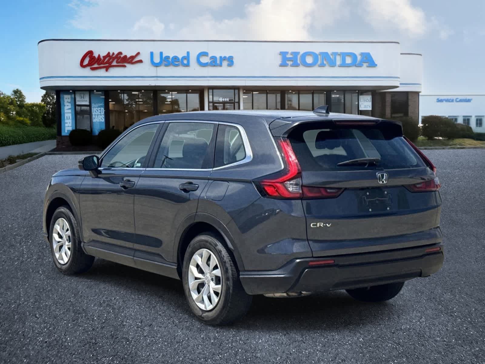 Used 2023 Honda CR-V LX image 3