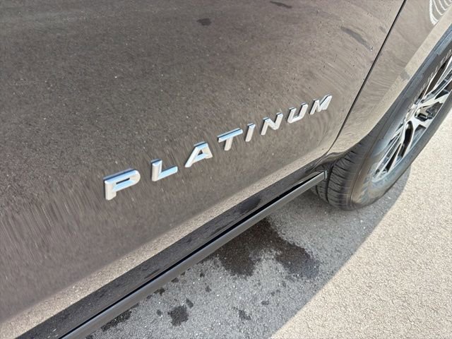 Used 2025 Ford Expedition Platinum AWD/4WD image 7