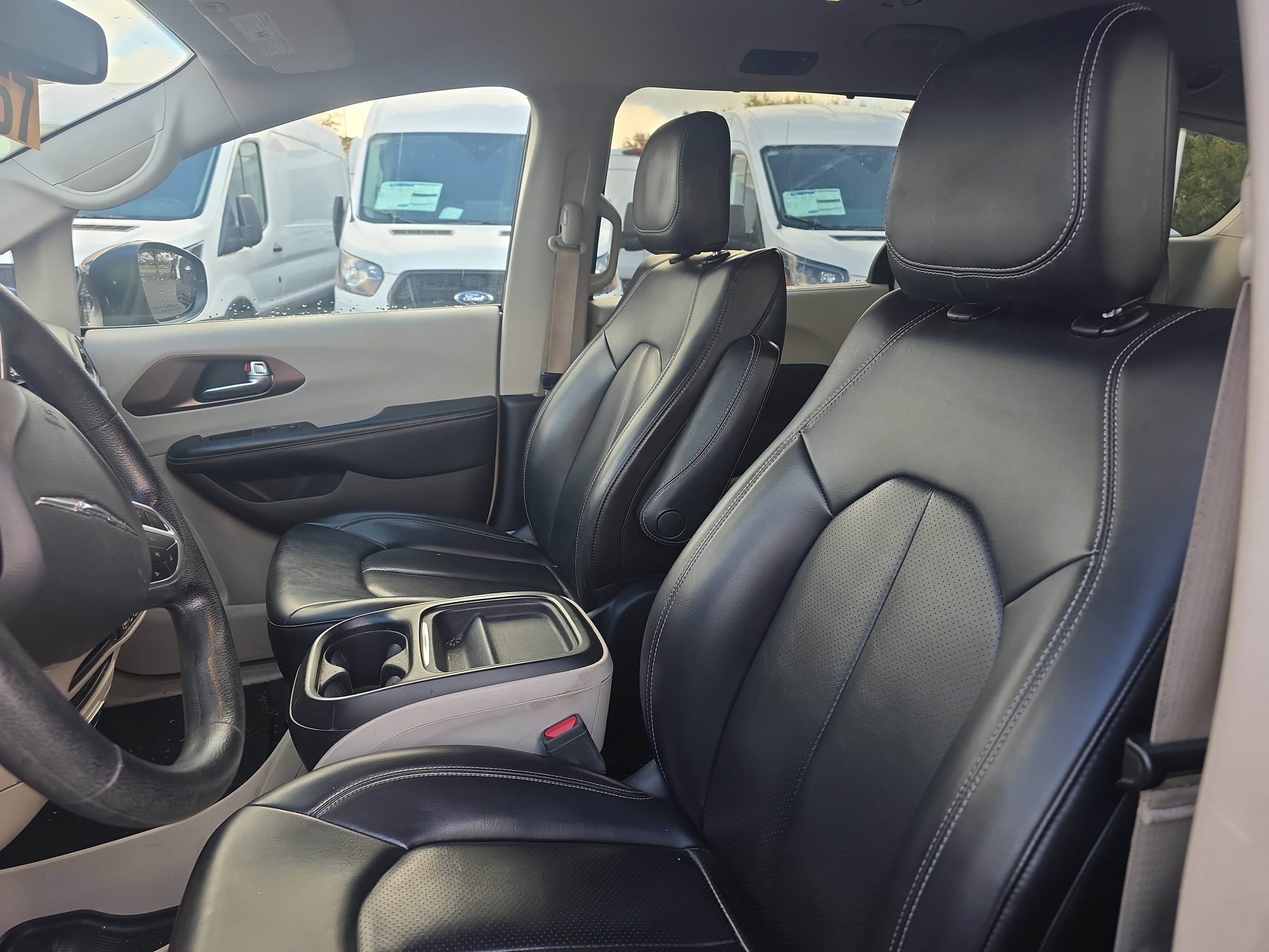 Used 2021 Chrysler Voyager Lxi image 26