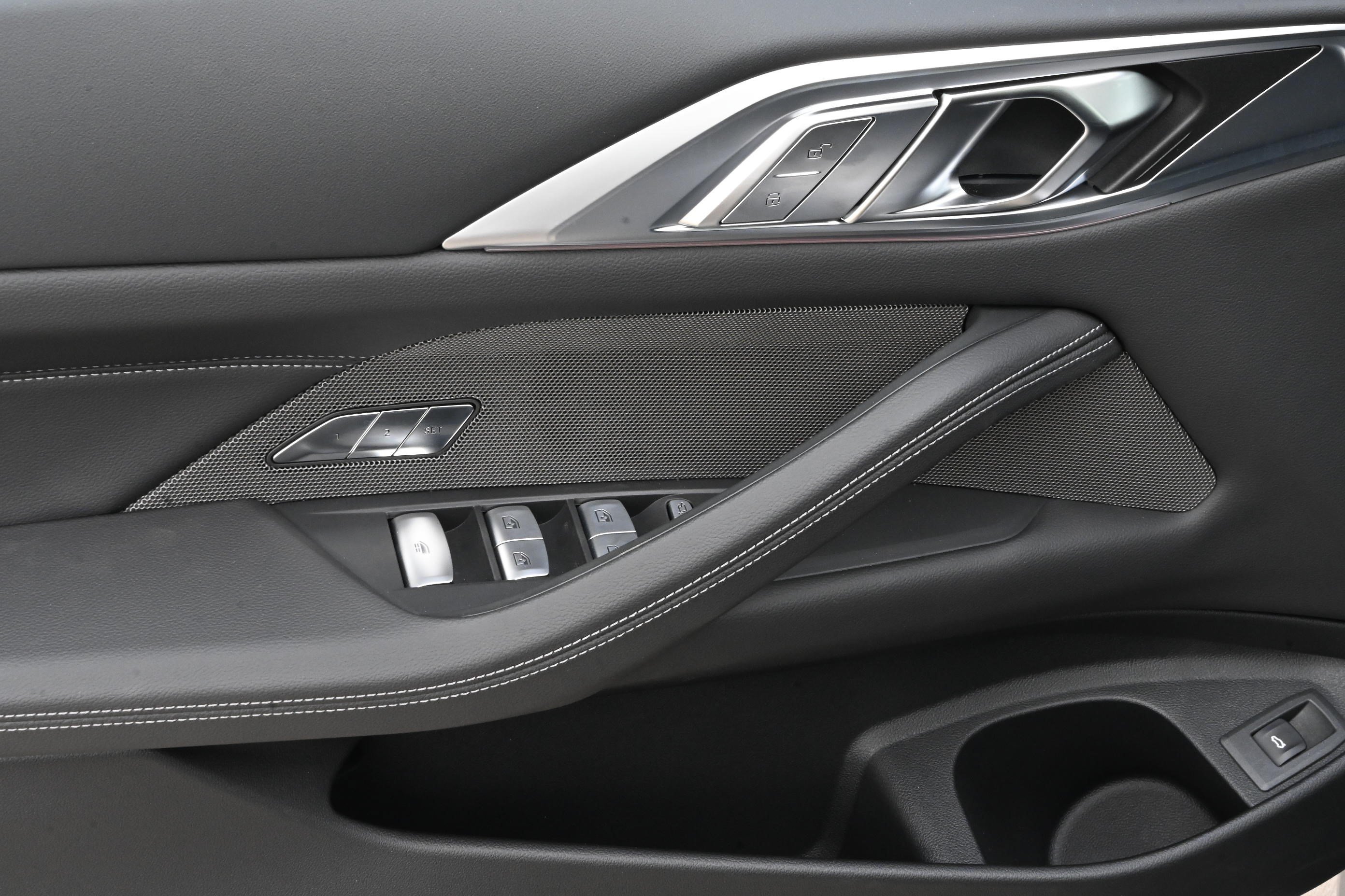 New 2026 BMW M440i Convertible RWD image 25