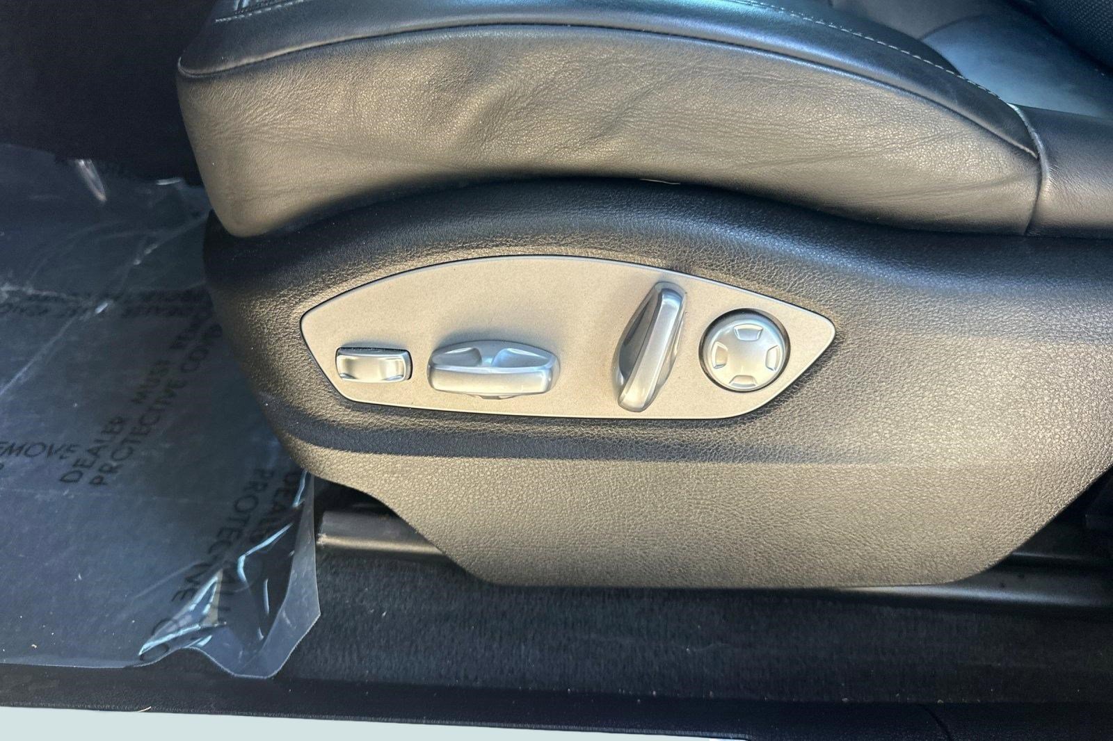 Used 2019 Porsche Macan S AWD/4WD image 13