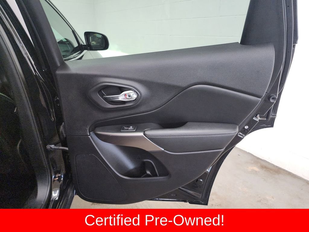 Certified 2021 Jeep Cherokee Latitude Lux w/ Comfort/Convenience Group image 29