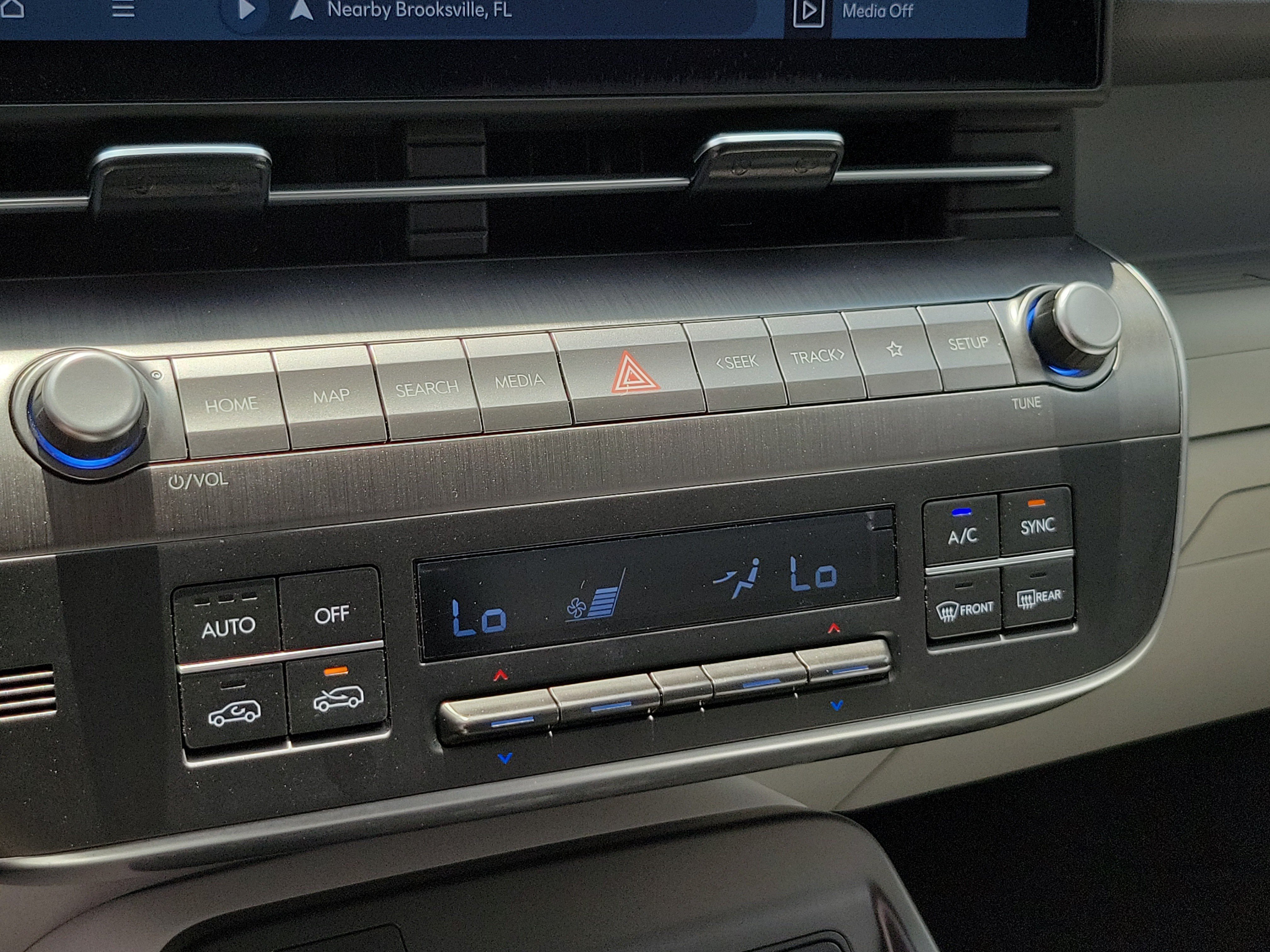 Used 2025 Hyundai Kona SEL FWD image 11