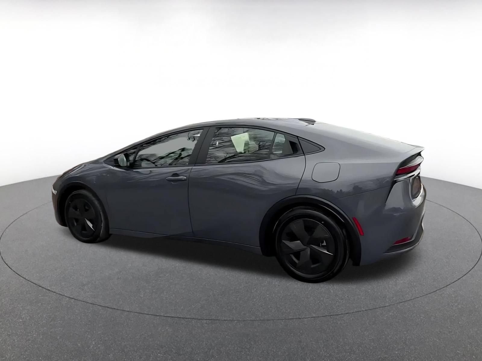Used 2025 Toyota Prius LE FWD image 10