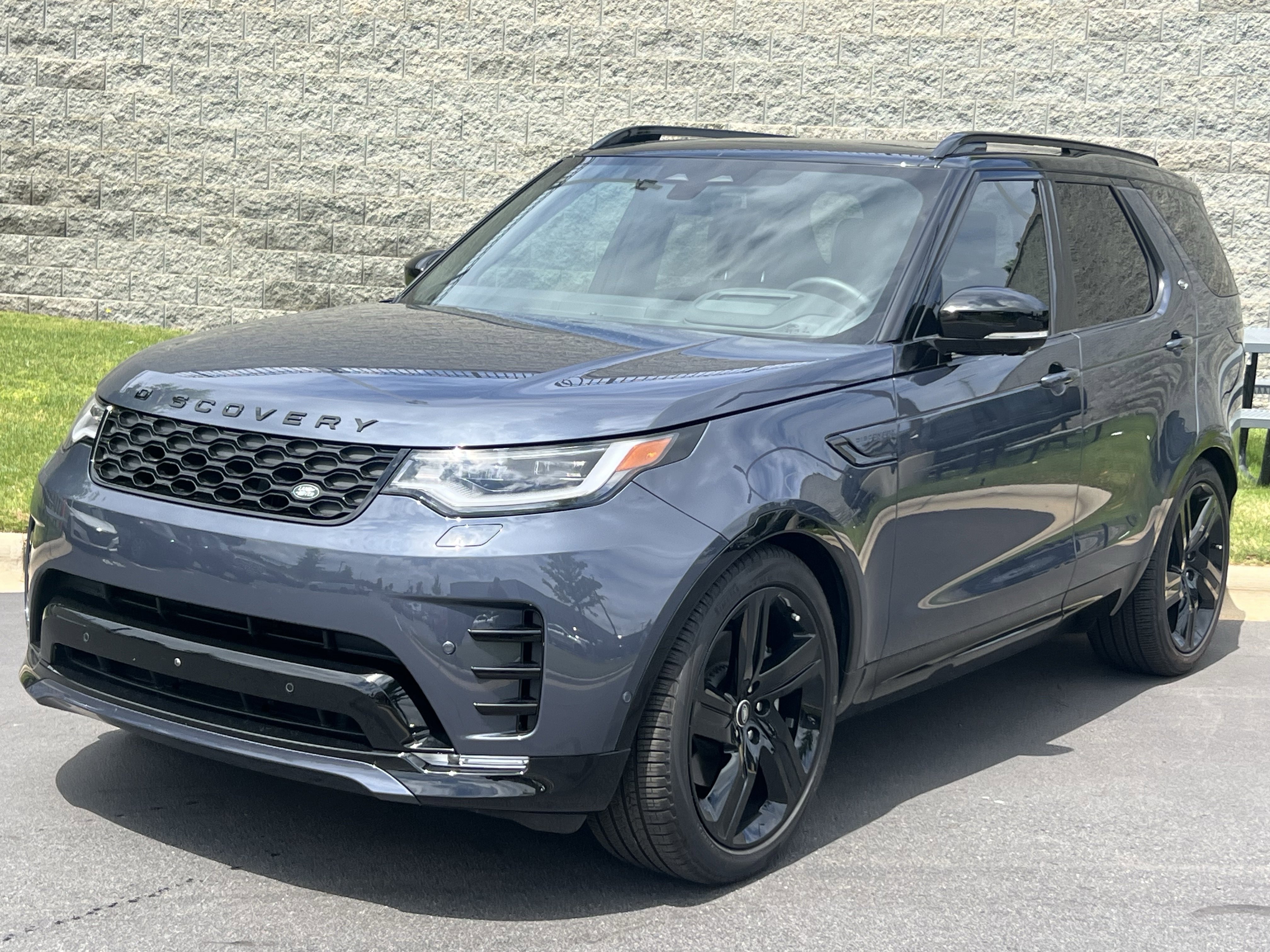 Certified 2025 Land Rover Discovery Dynamic SE