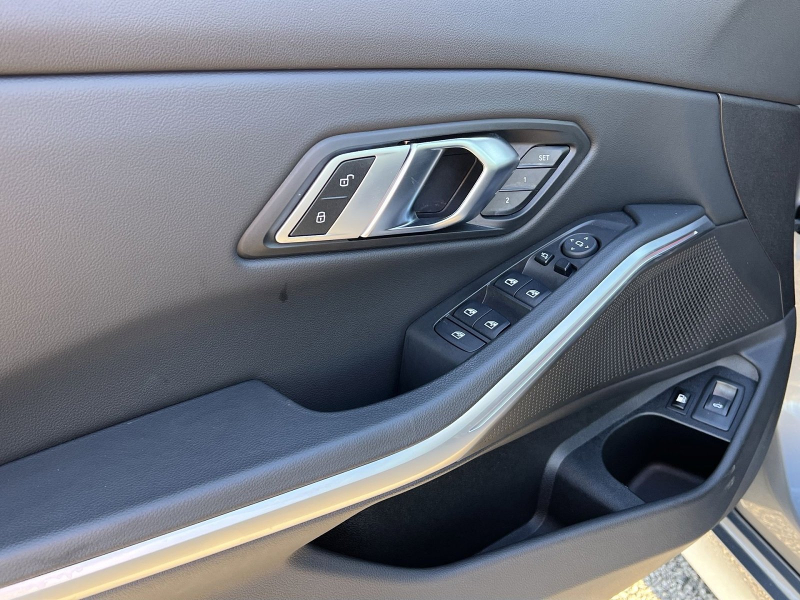 Used 2023 BMW 330e xDrive w/ Premium Package image 15