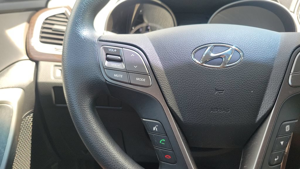 Used 2017 Hyundai Santa Fe SE FWD image 20