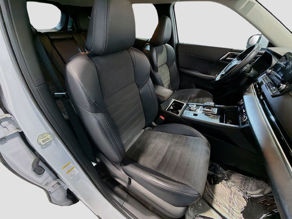 Used 2024 Mitsubishi Outlander SE AWD/4WD image 24