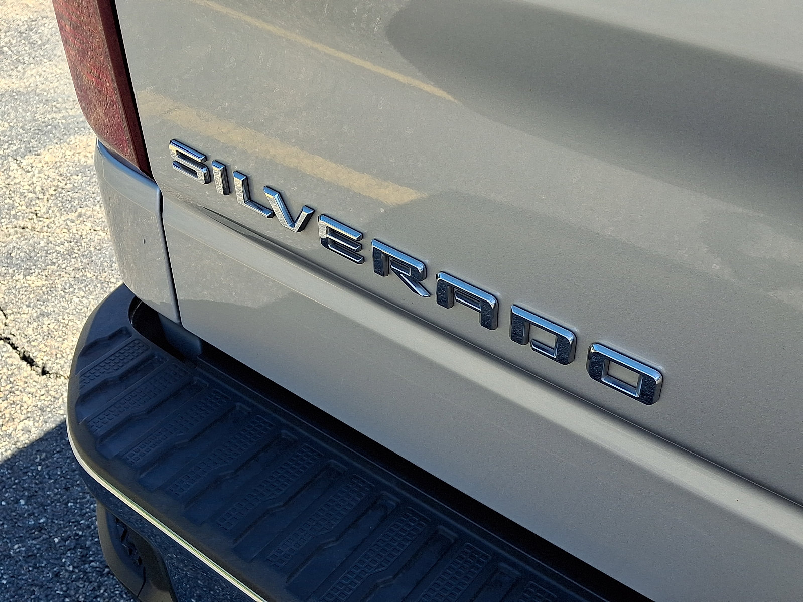Used 2022 Chevrolet Silverado 1500 LT w/ Safety Package AWD/4WD image 31