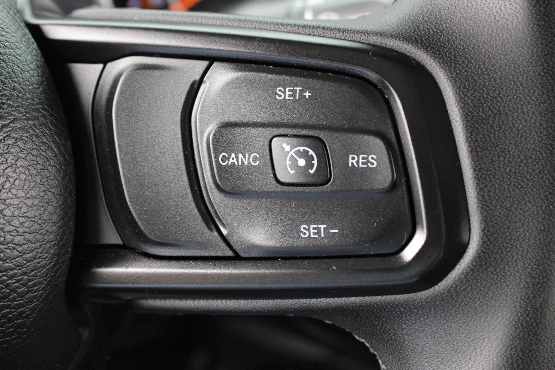 Used 2023 Jeep Gladiator Sport image 24