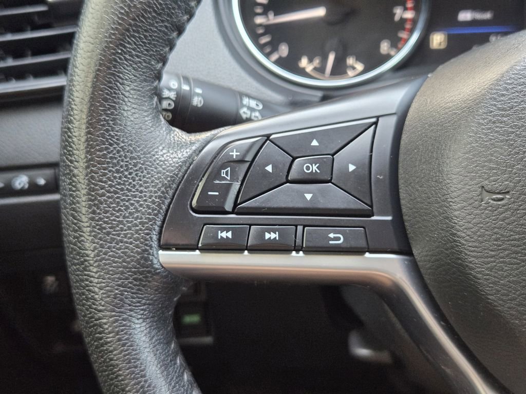 Used 2019 Nissan Rogue SL image 26