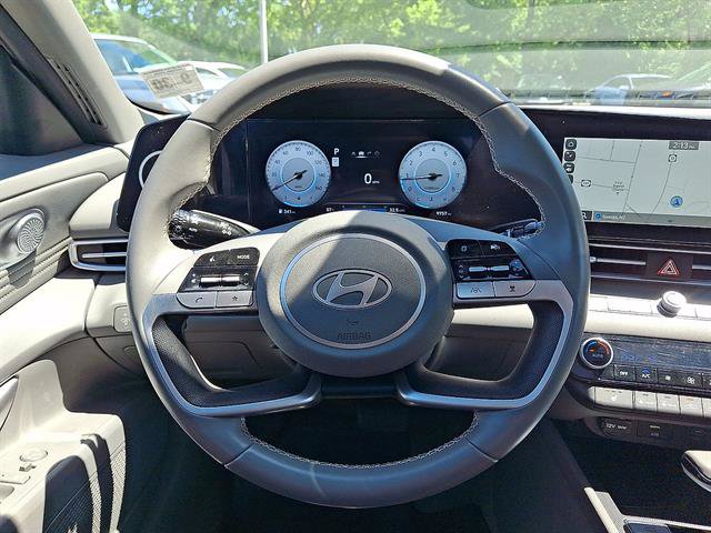 Certified 2025 Hyundai Elantra SEL FWD image 16