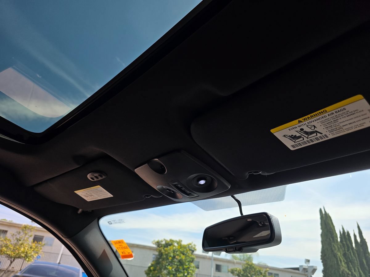 Used 2012 Chrysler 200 Limited FWD image 18