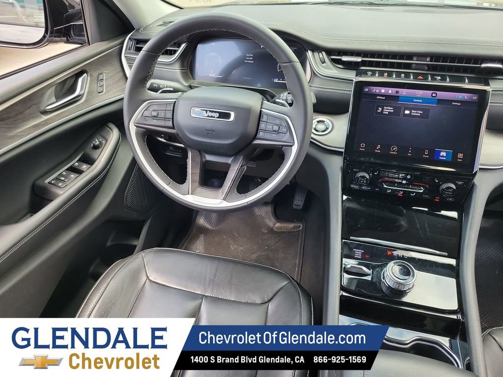 Used 2023 Jeep Grand Cherokee L Limited AWD/4WD image 24