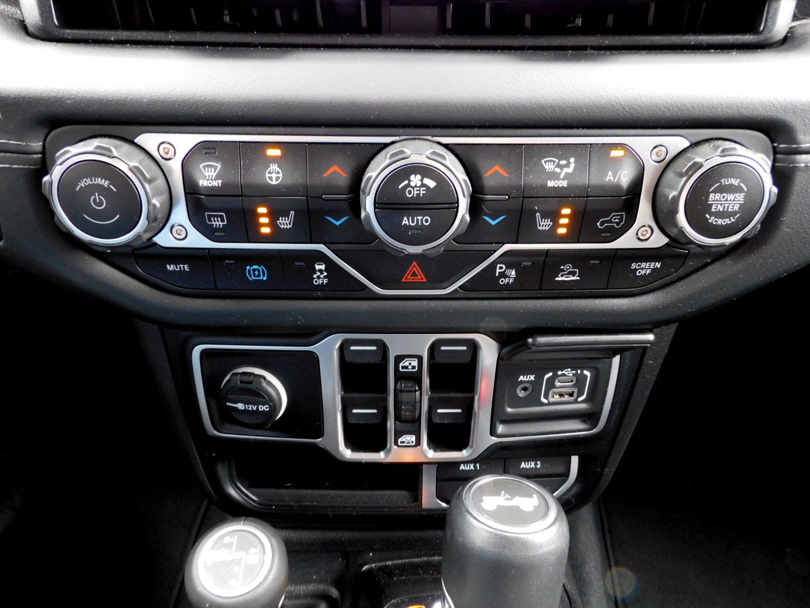 Used 2024 Jeep Wrangler High Altitude AWD/4WD image 11