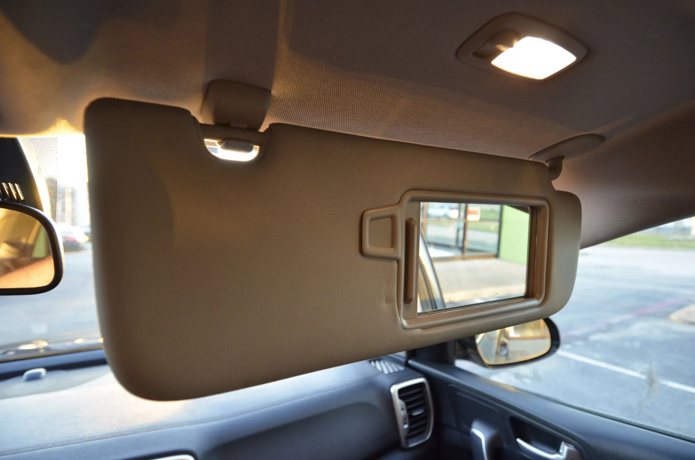 Used 2018 Kia Sportage LX w/ LX Technology Package image 38