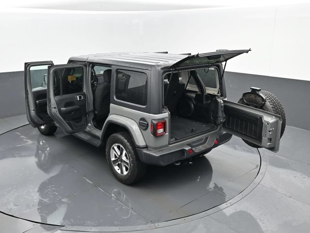 Used 2019 Jeep Wrangler Unlimited Sahara w/ Dual Top Group AWD/4WD image 27