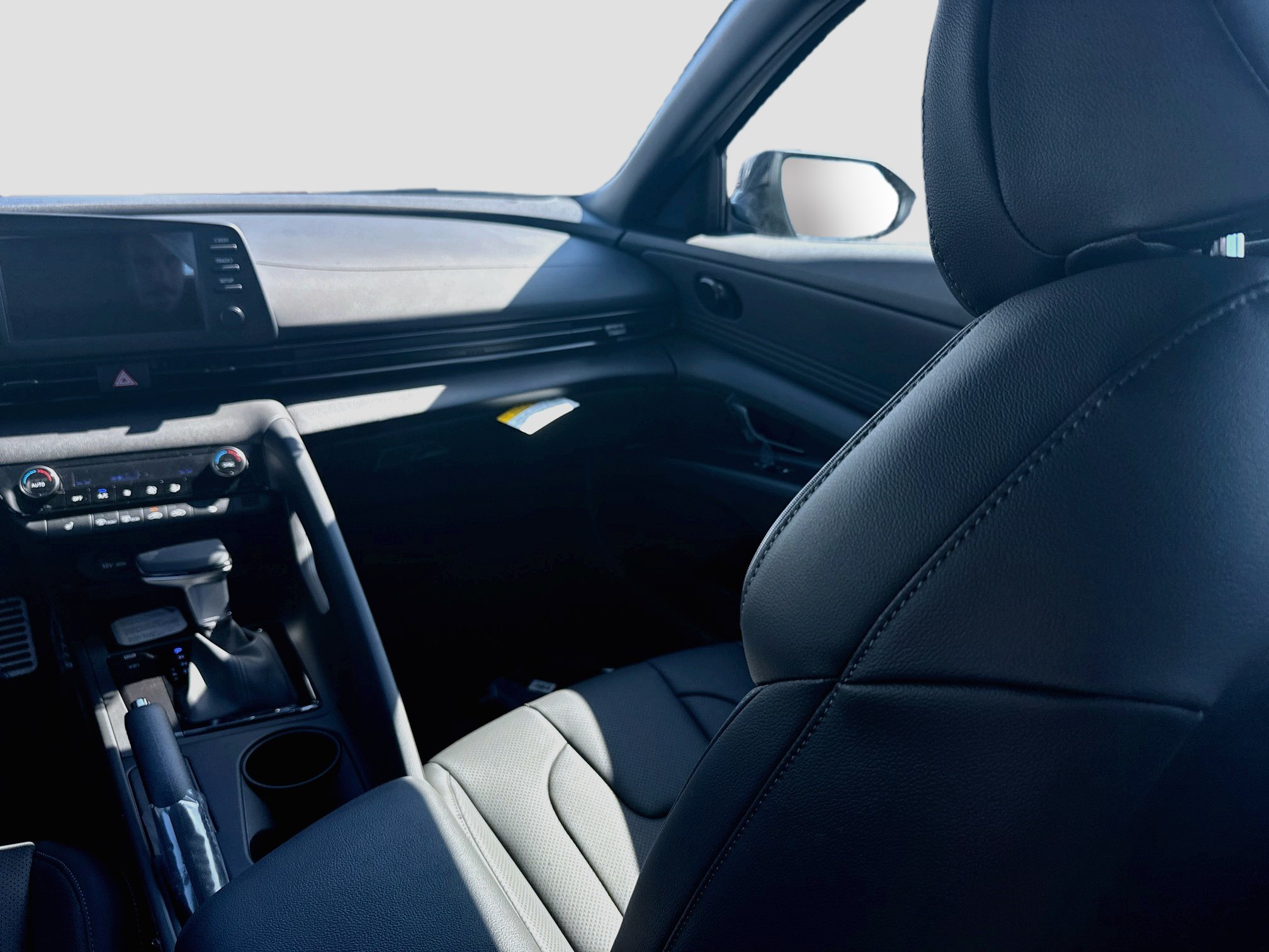 New 2026 Hyundai Elantra SEL Sport FWD image 16