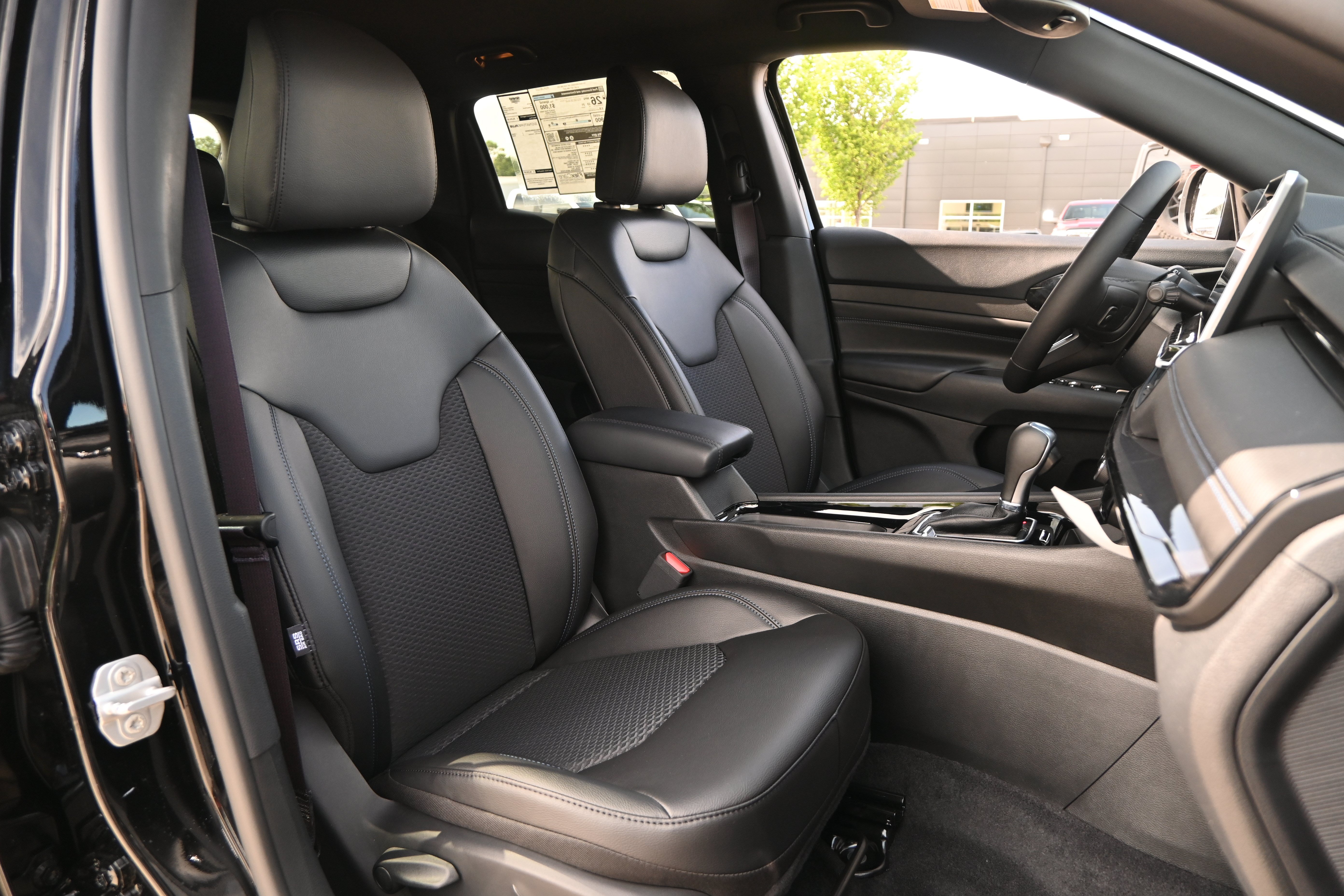 New 2026 Jeep Compass Latitude AWD/4WD image 33