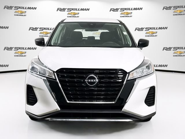Used 2023 Nissan Kicks S FWD image 2