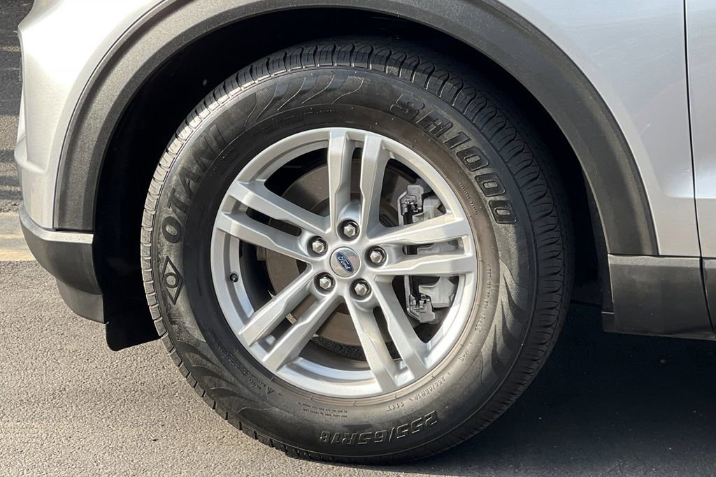 Certified 2022 Ford Explorer XLT w/ Equipment Group 202A image 29