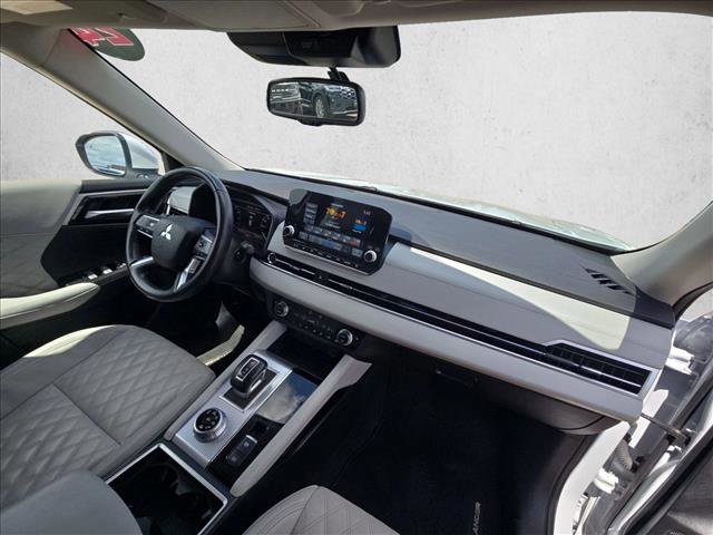 Used 2024 Mitsubishi Outlander SEL image 22