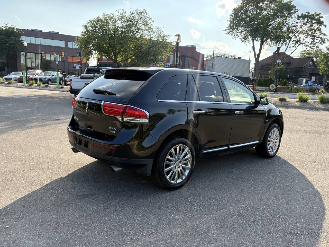 Used 2014 Lincoln MKX AWD w/ Equipment Group 102A image 8