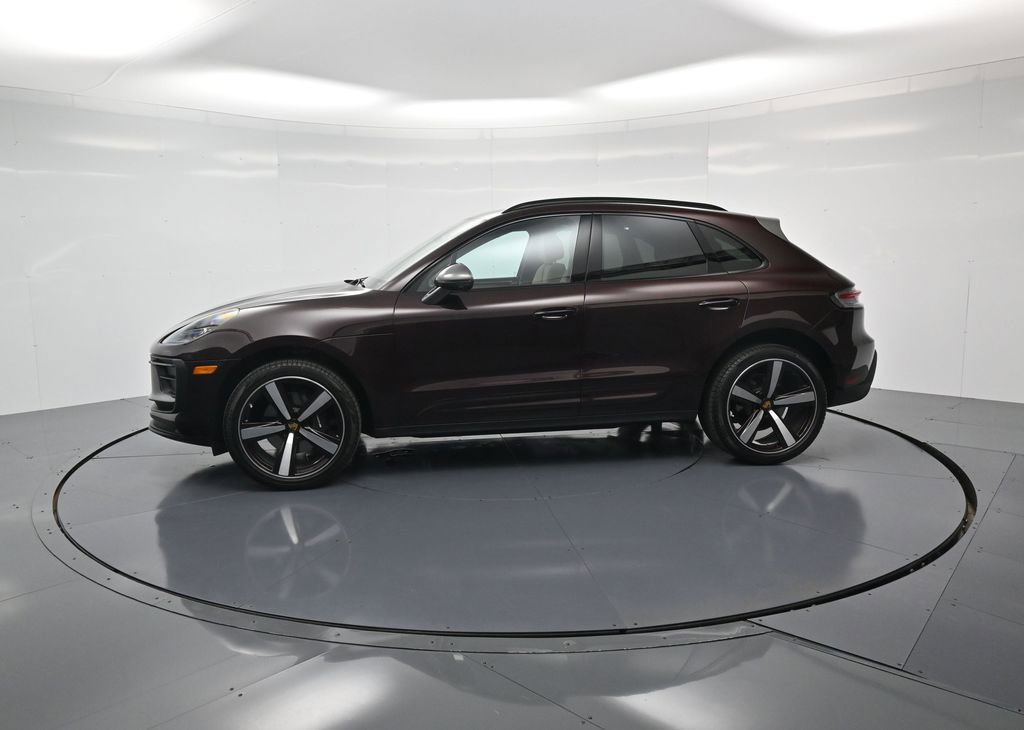 Certified 2023 Porsche Macan Turbo image 2