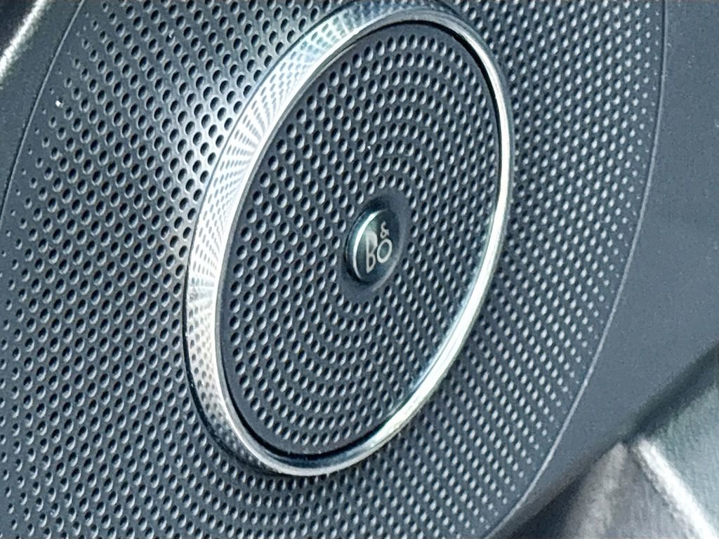 Used 2023 Ford Expedition Limited image 19