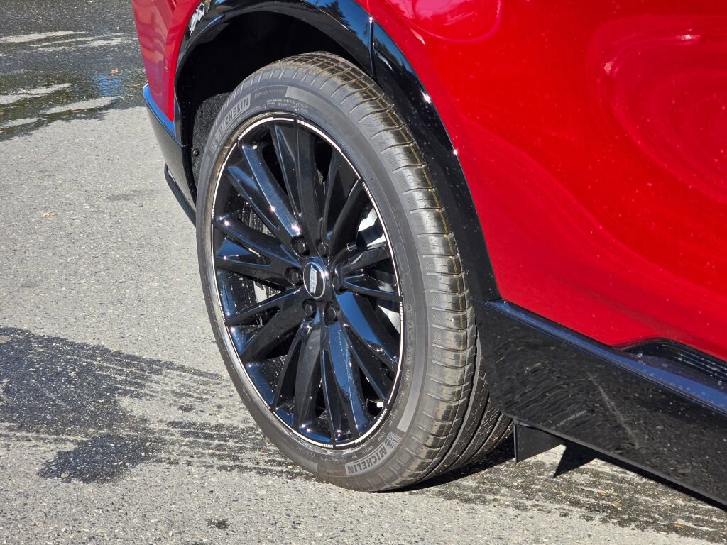 New 2025 Cadillac Lyriq Sport image 15