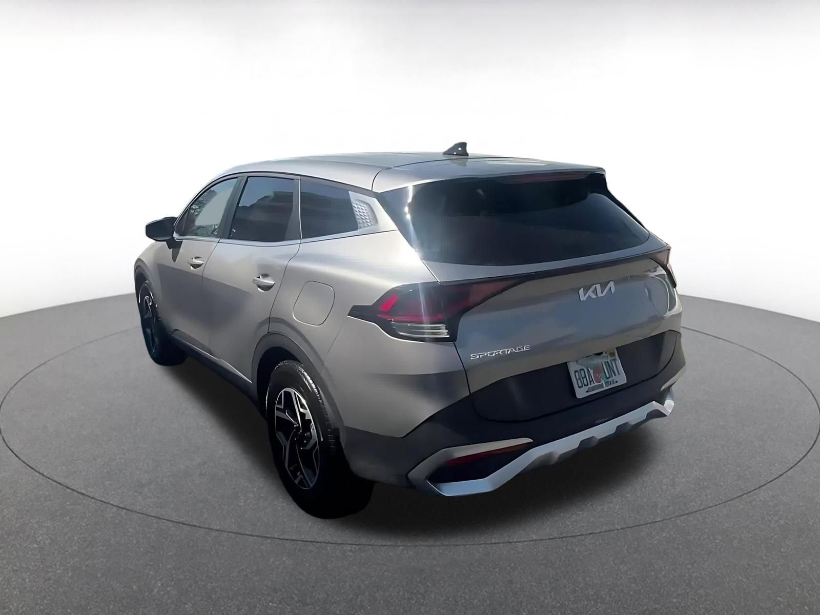 Used 2025 Kia Sportage LX image 11