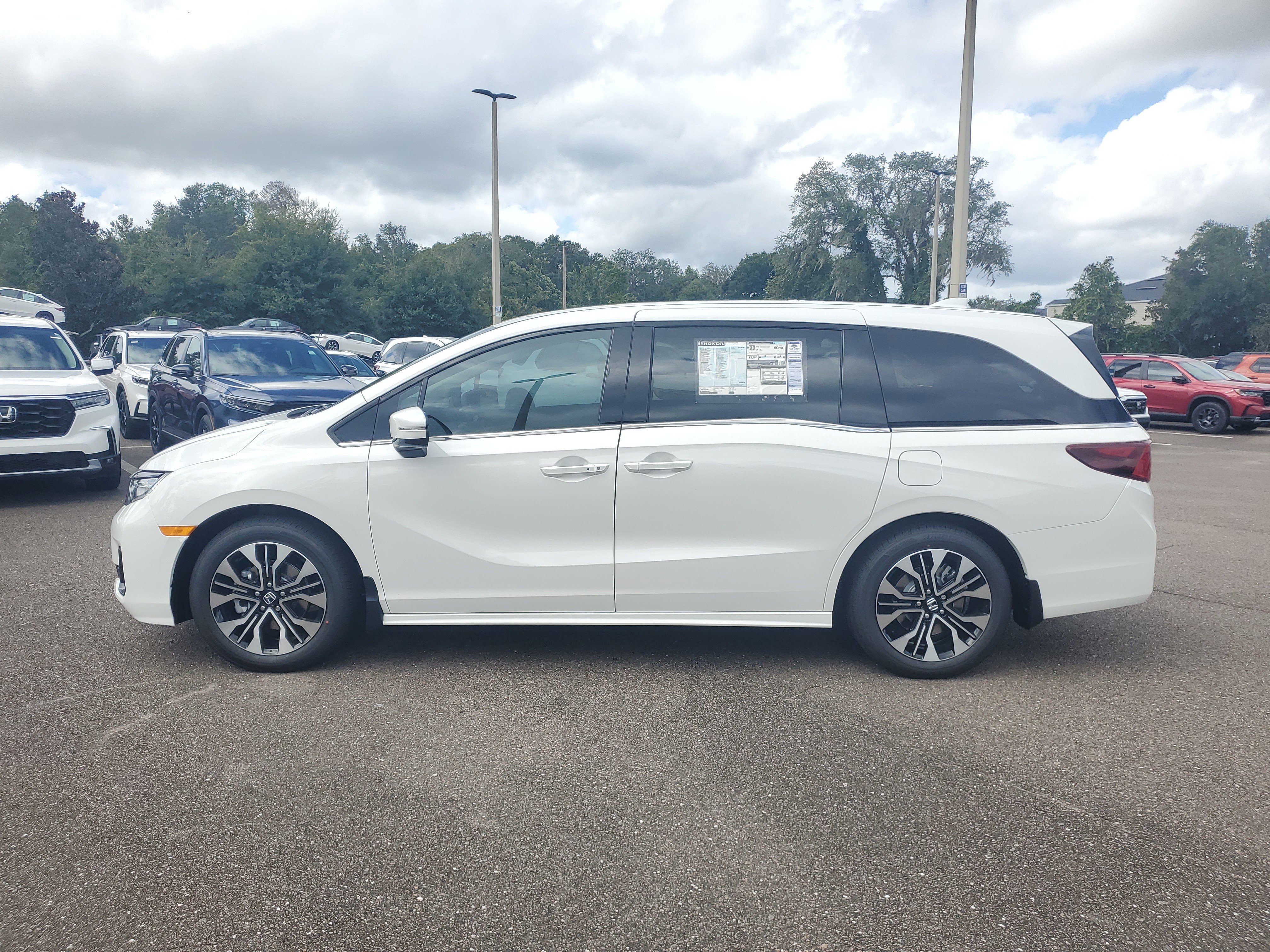 New 2026 Honda Odyssey Elite image 2