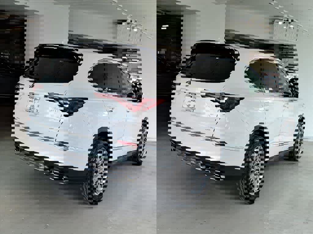 Used 2025 Acura MDX SH-AWD image 4