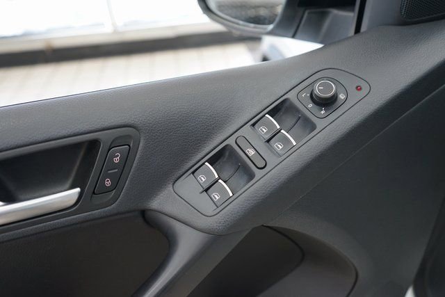 Used 2017 Volkswagen Tiguan Sport image 25