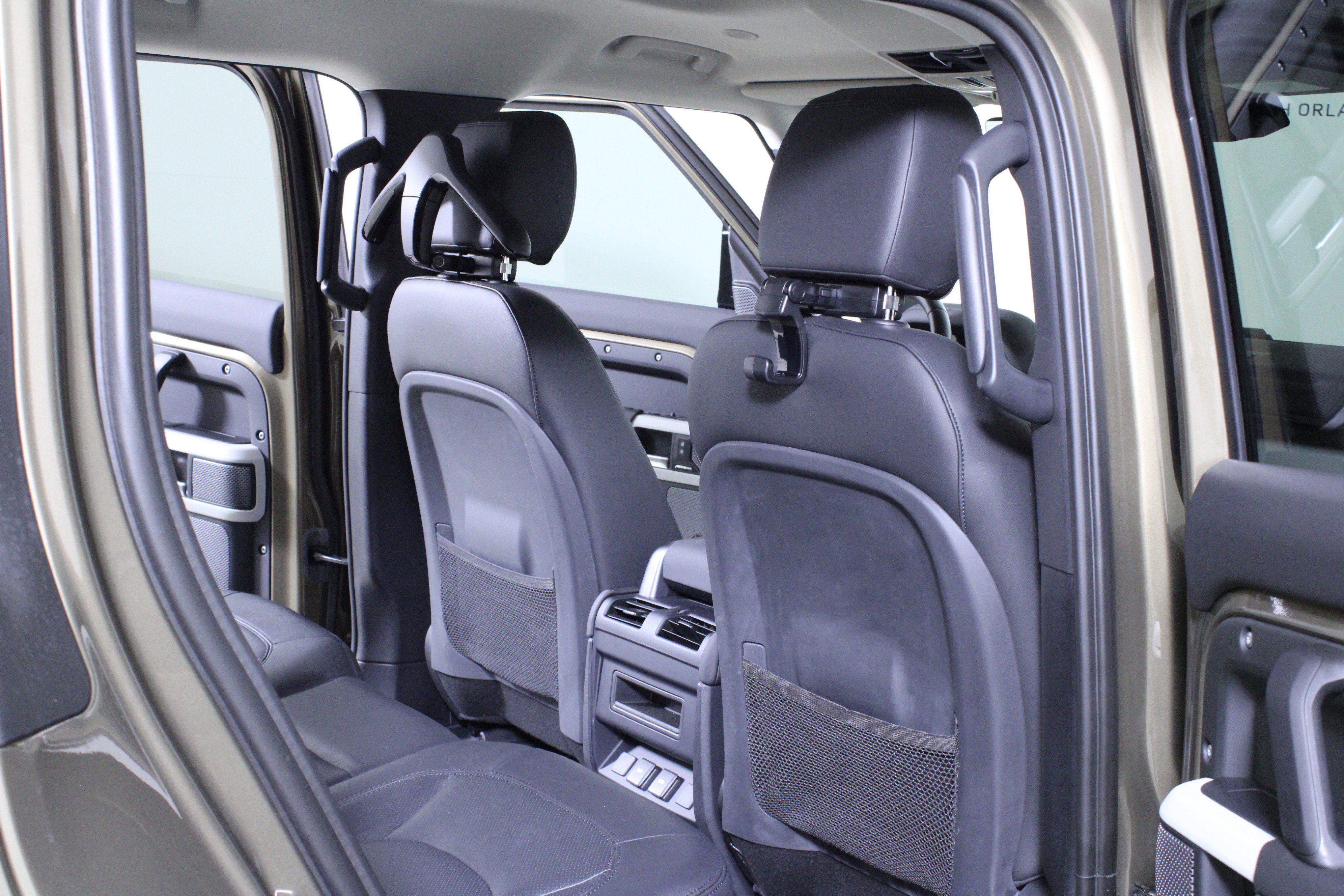 Used 2024 Land Rover Defender 110 S image 12