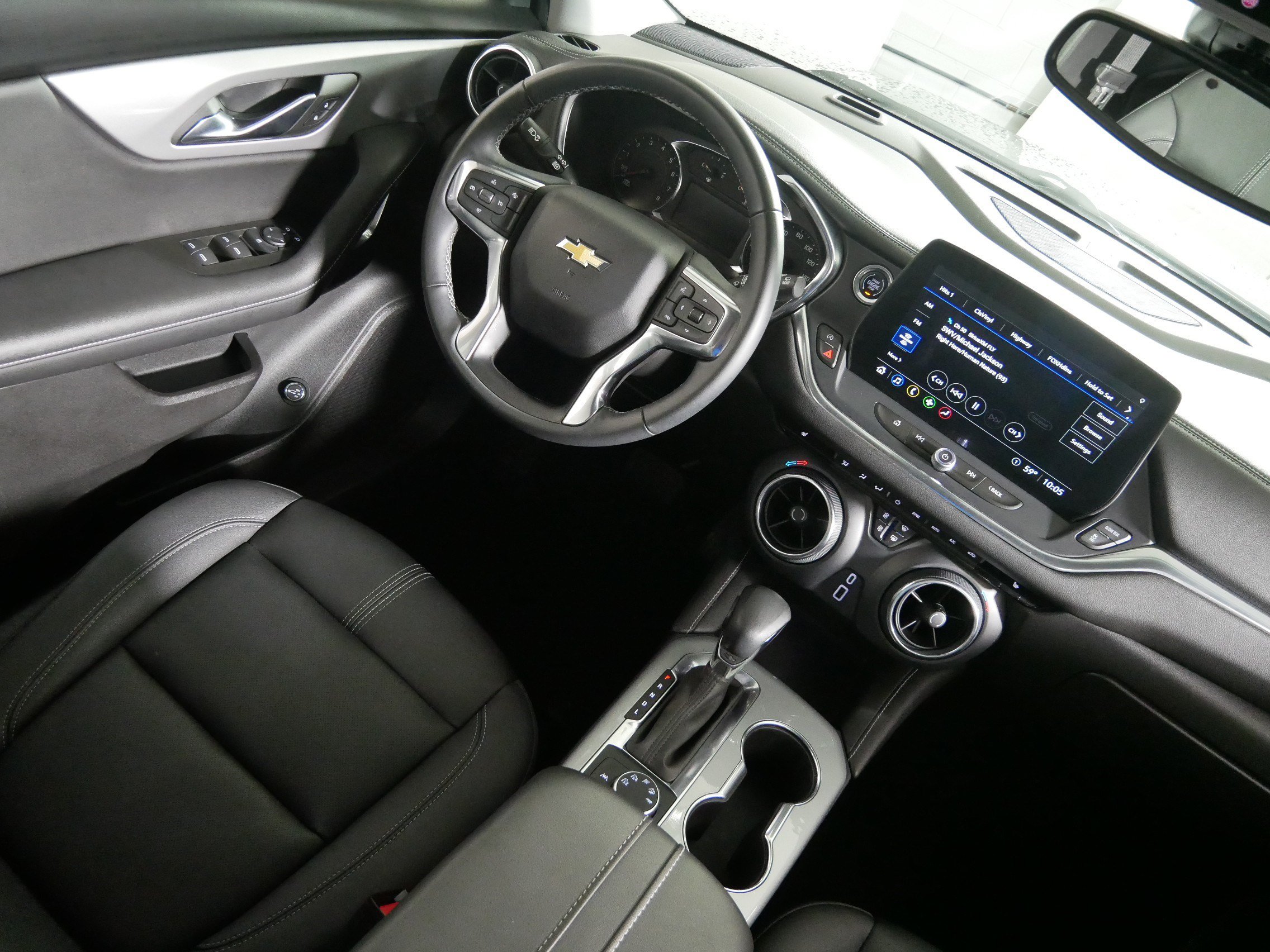 Used 2024 Chevrolet Blazer LT w/ LPO, Floor Liner Package AWD/4WD image 9