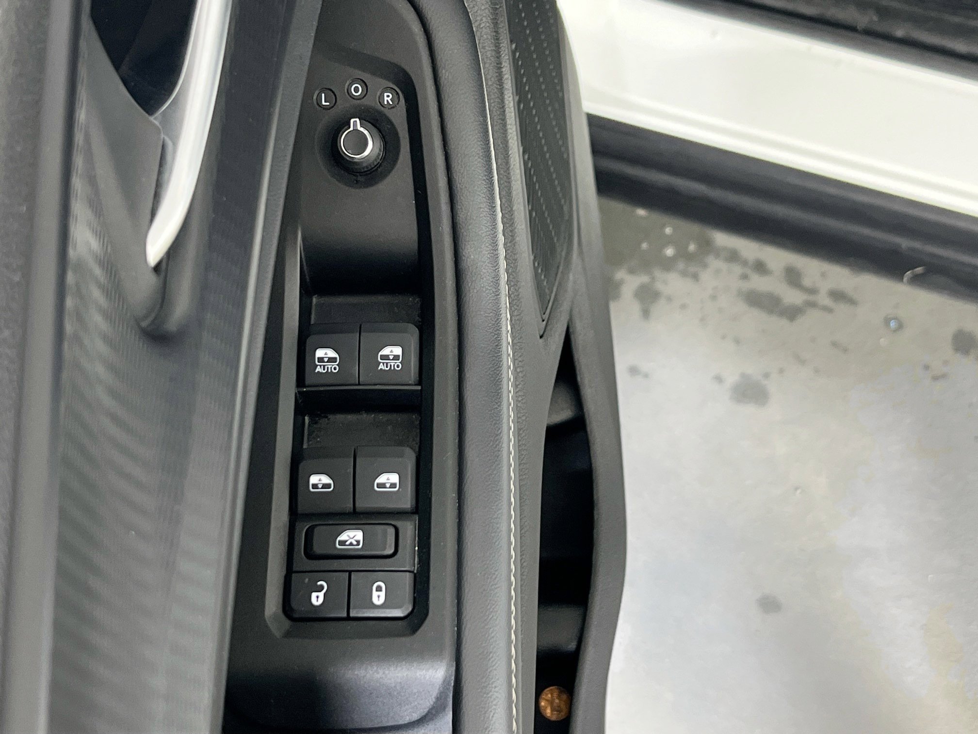 Used 2023 Jeep Grand Cherokee L Laredo AWD/4WD image 17
