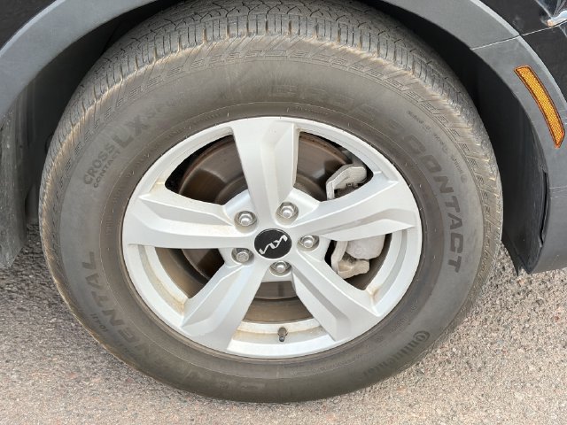 Used 2024 Kia Sorento LX FWD image 4